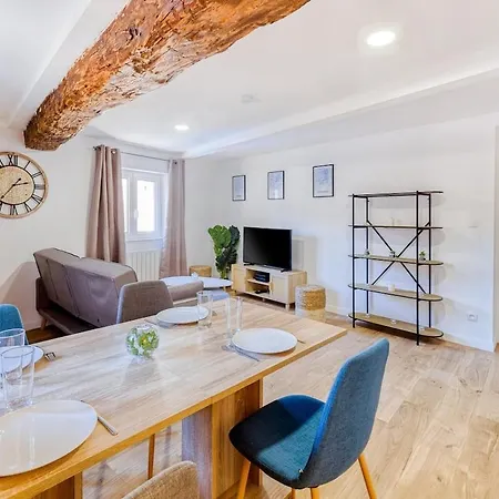 Place De L'equerre - 3 Bedroom