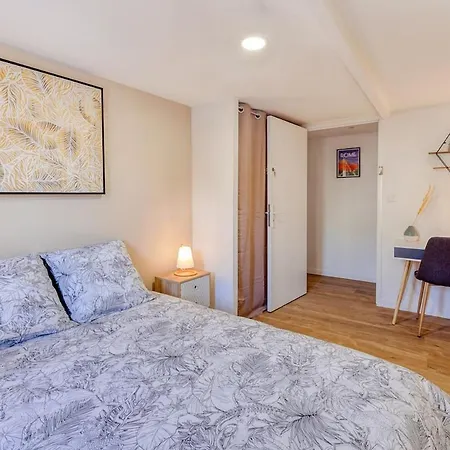 Place De L'equerre - 3 Bedroom Apartmán