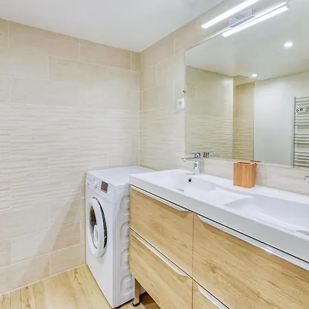 Place De L'equerre - 3 Bedroom *